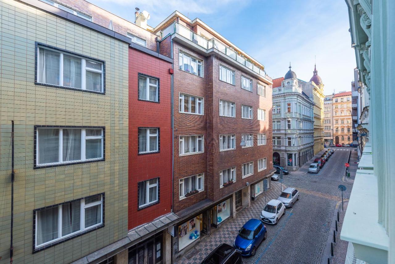 Budget Reznicka Apartment Прага Экстерьер фото