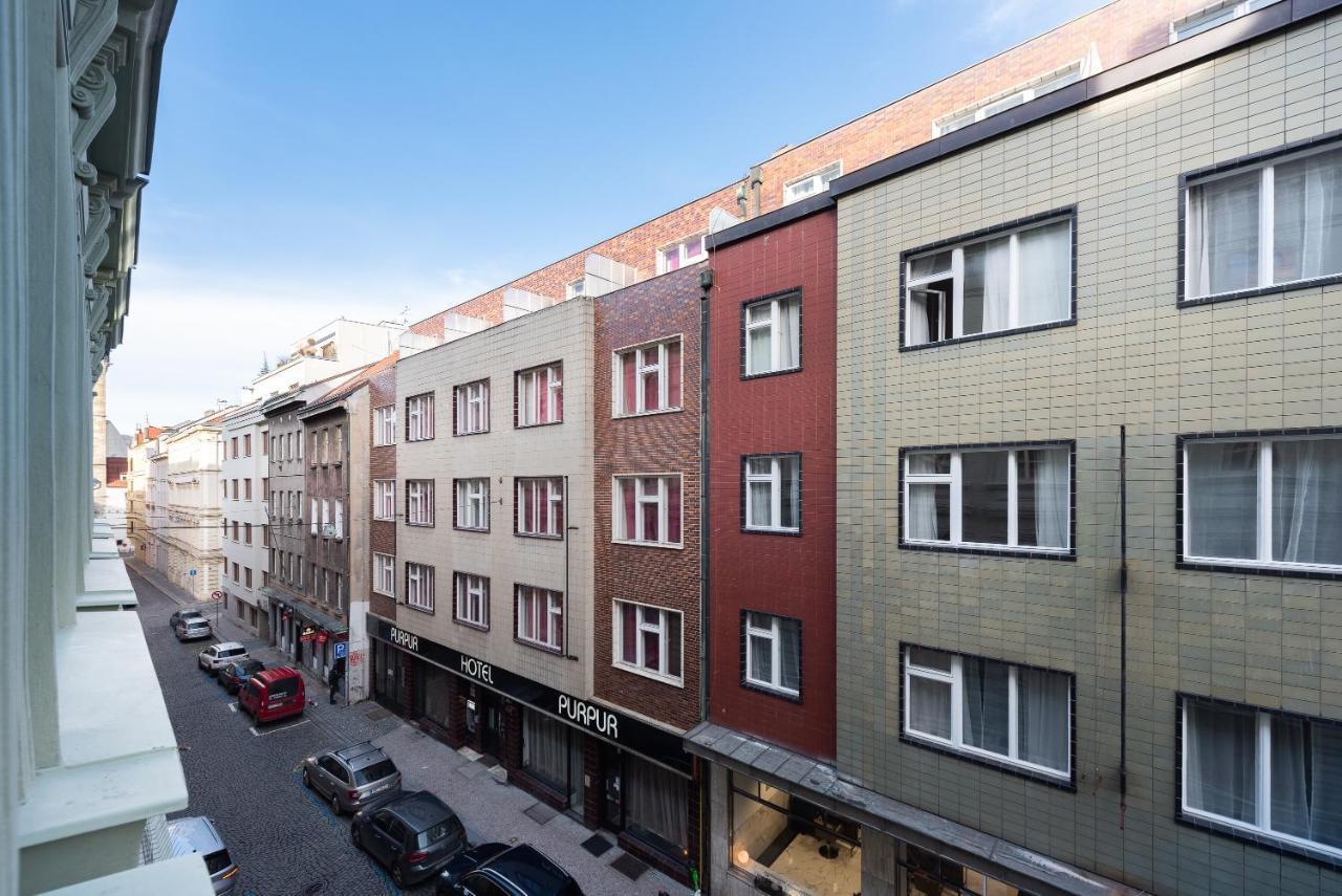 Budget Reznicka Apartment Прага Экстерьер фото